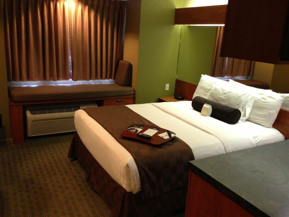 Super 8 By Wyndham San Antonio Downtown Ne Hotel Exterior foto